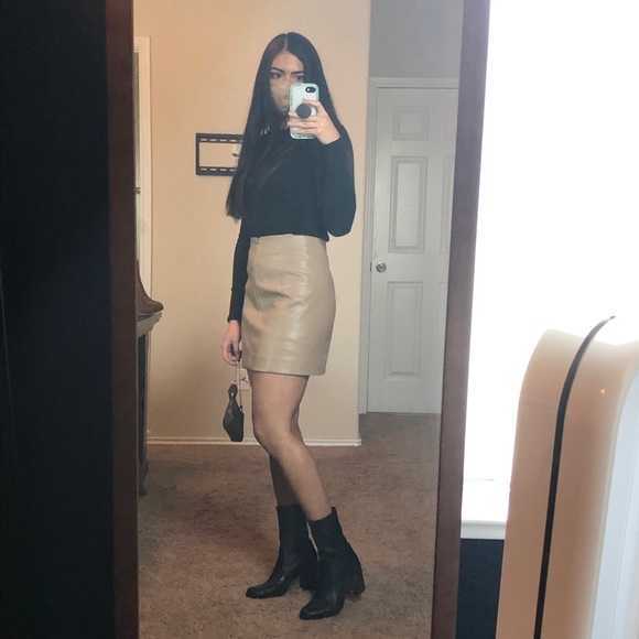 Meet your Posher, Alexa - Picture 3 of 5